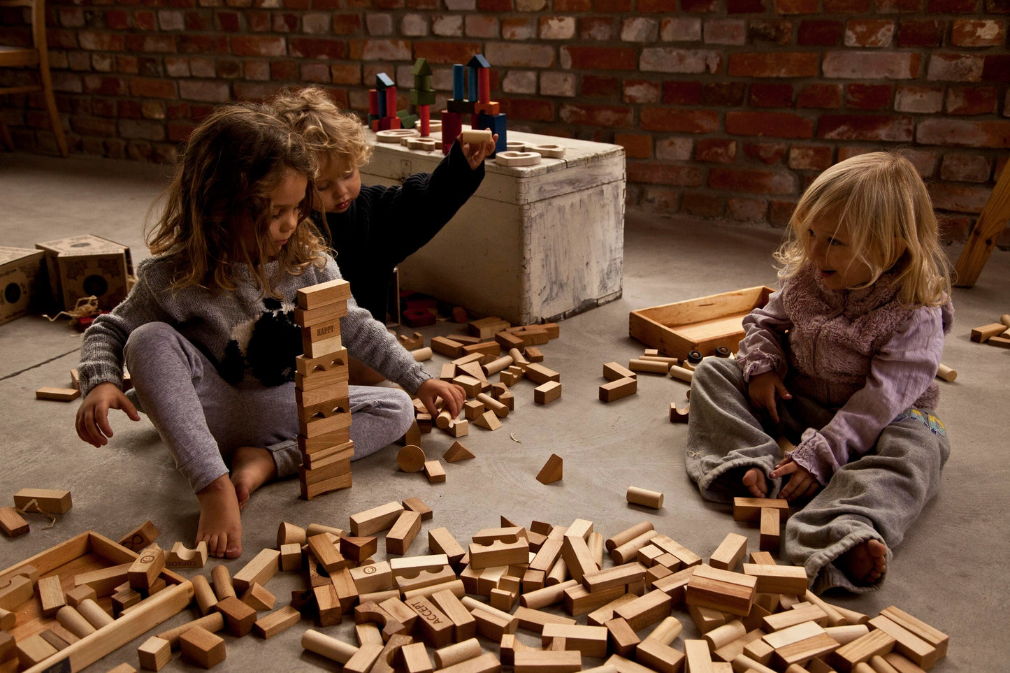 wooden blocks in tray - natural 54pcs