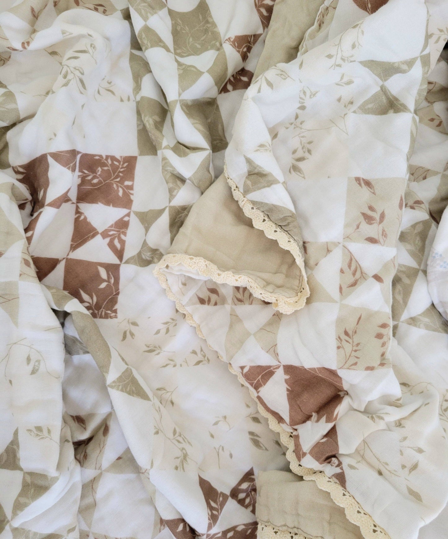 ivy quilt cotton gauze with lace