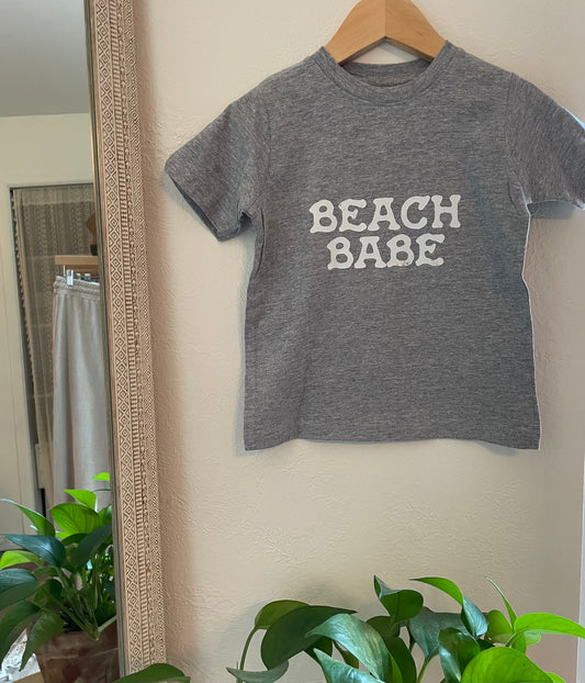 beach babe toddler tee - heather grey