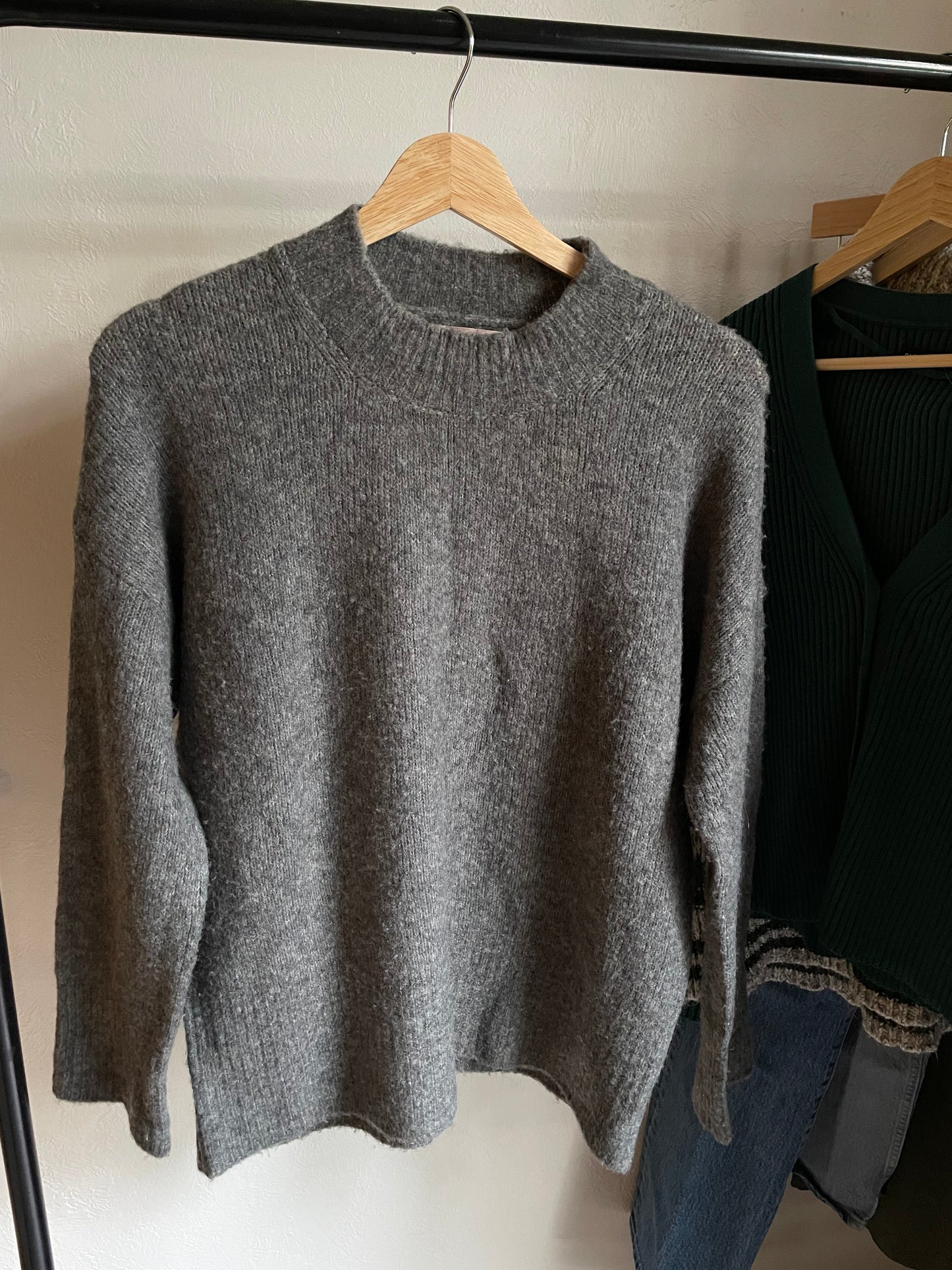 grey knit sweater