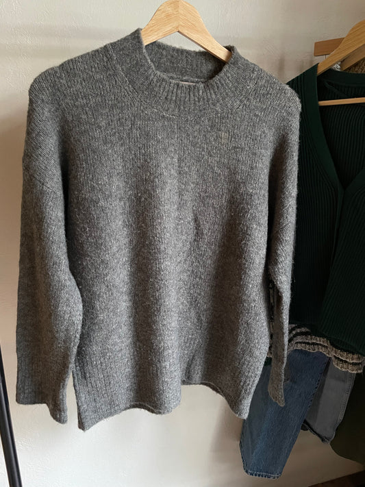 grey knit sweater