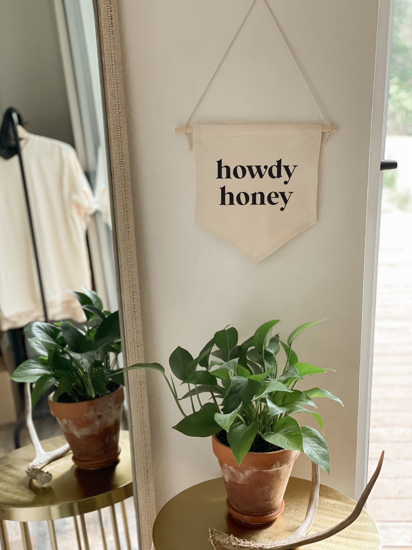 howdy honey canvas wall hanging